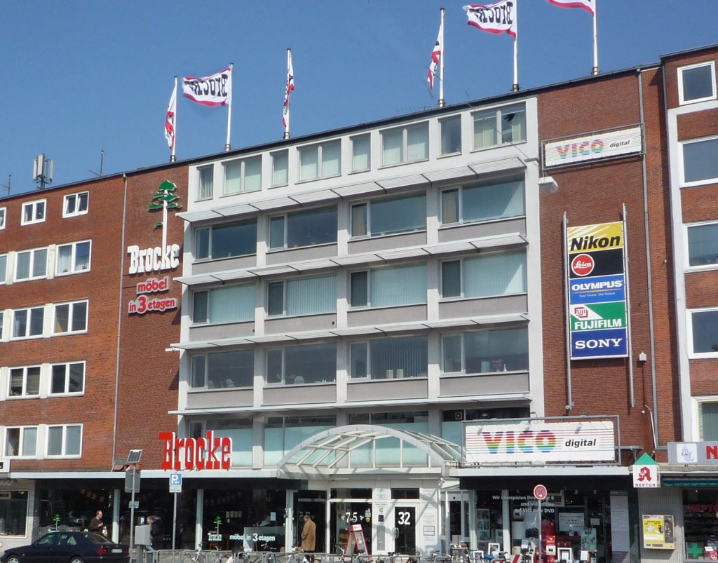 Buying furniture in Kiel Lyght Living