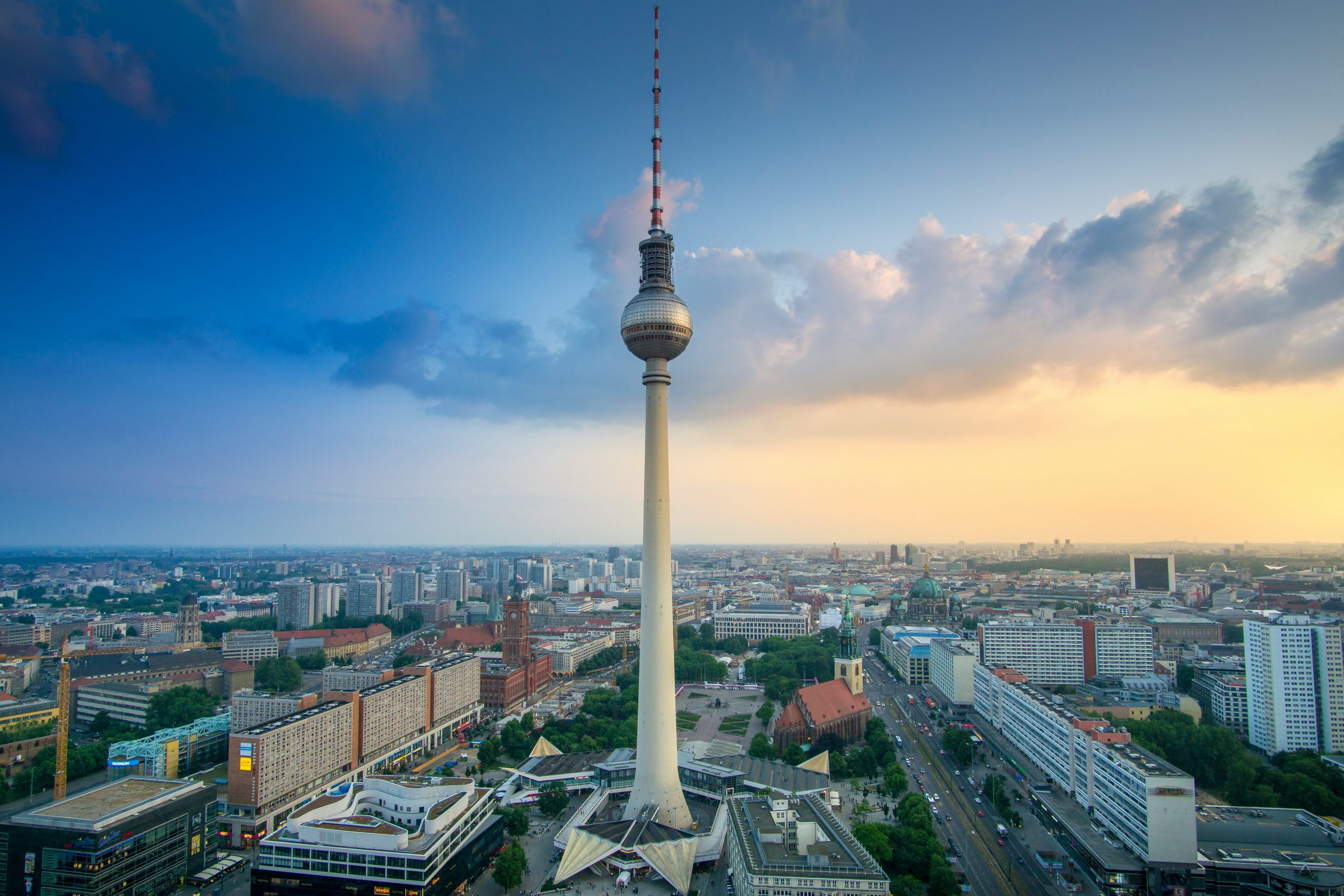 Büromöbel mieten in Berlin mit Lyght Living